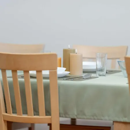 Family With A Remote Work Space In By Renters 波兹南