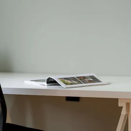 Family With A Remote Work Space In By Renters 公寓 波兹南